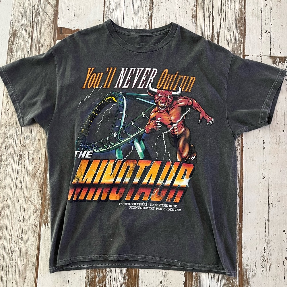 MENS GRAPHIC TEE